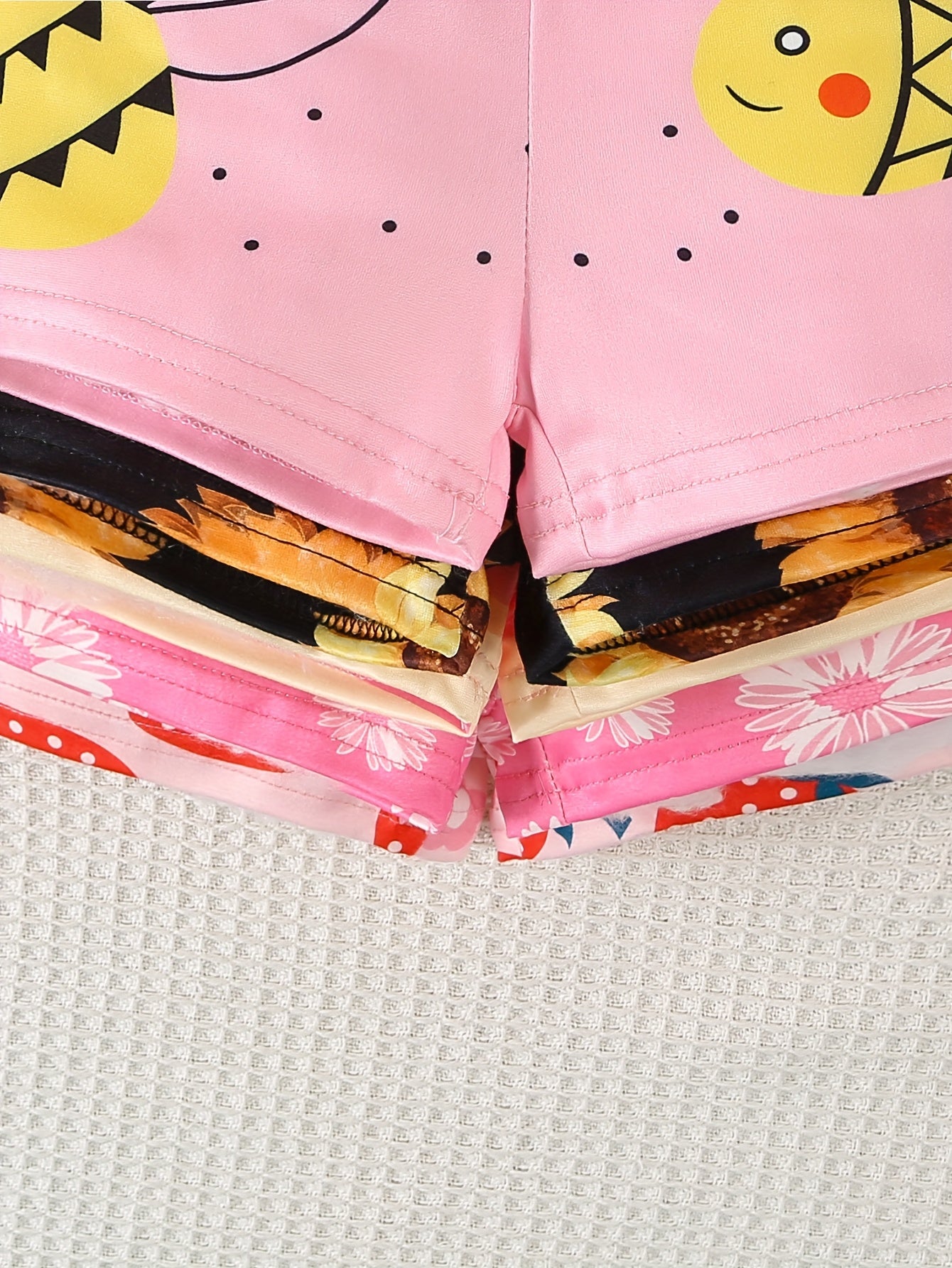 Three Random Sets Of Short Sleeved Summer Clothes And Shorts for Newborns, Perfect for Outdoor