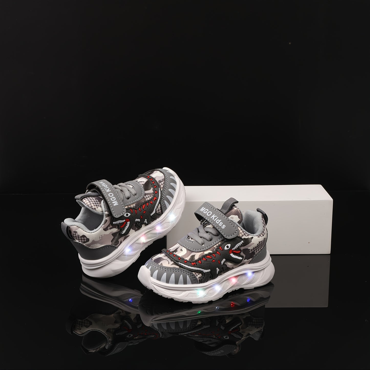 Moolsun 2025 Spring Cartoon Dinosaur Sports Shoes with LED Lights for Boys and Girls