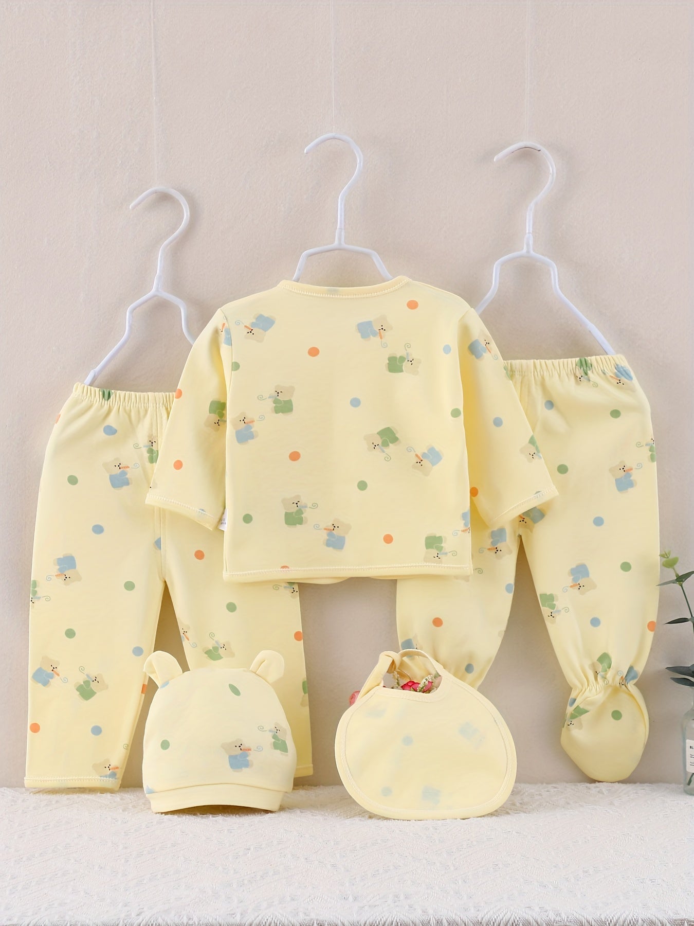 5pcs Newborn Set, Baby Autumn Pure Cotton Clothes, Cute Elephant Print, 0.0-9.84ft, with Clothes, Underwear, Hat, and Bandana Set, for Gift Giving, for Outdoor, Perfect for Outdoor