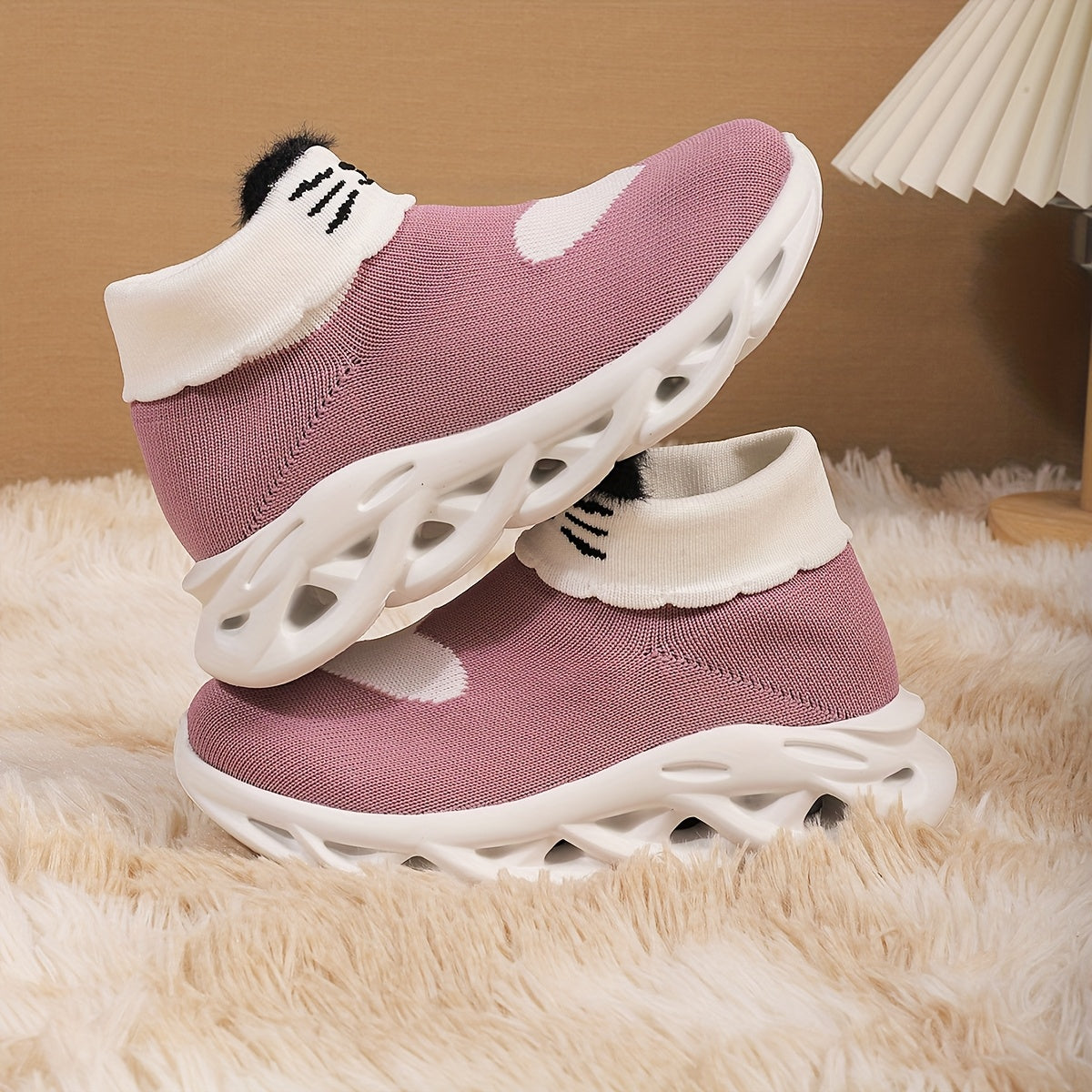 Youngsters Slip-On Sneakers Lightweight Breathable Knit Low-Top Sports Shoes for Kids