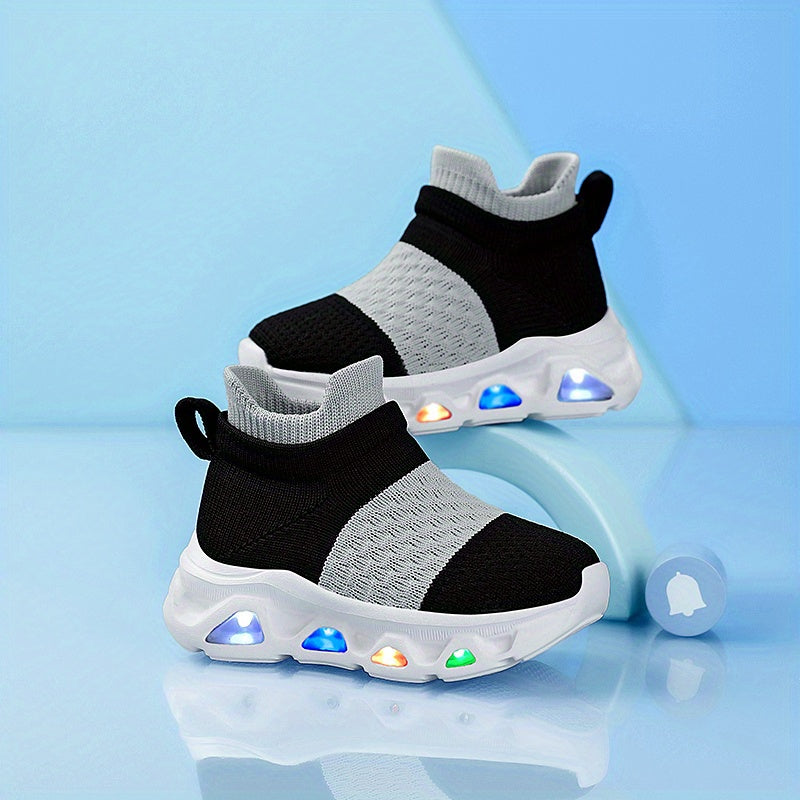 2026 LED Glowing Sole Sneakers for Boys and Girls Breathable Retro Street Style
