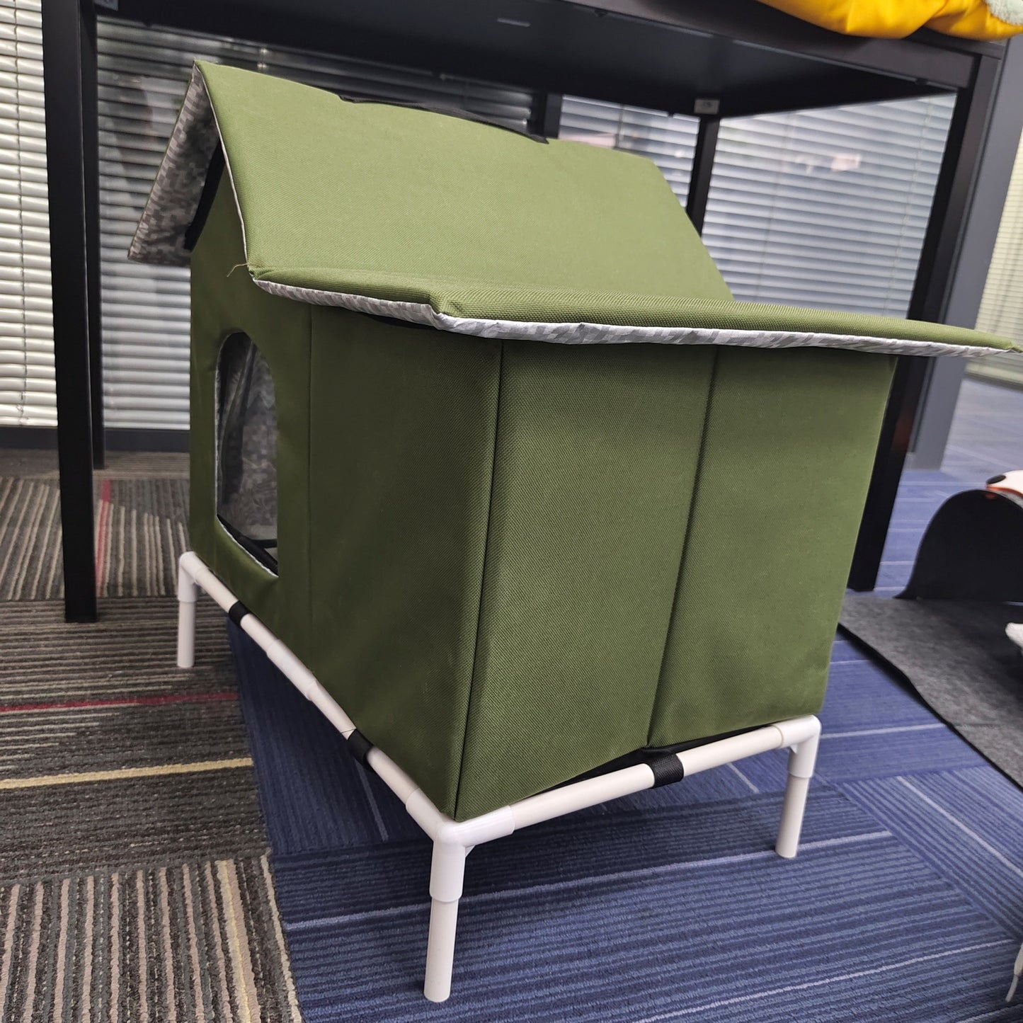 Outdoor Waterproof Cat House with Fixed Nest Warm and Thickened for Winter Comfort