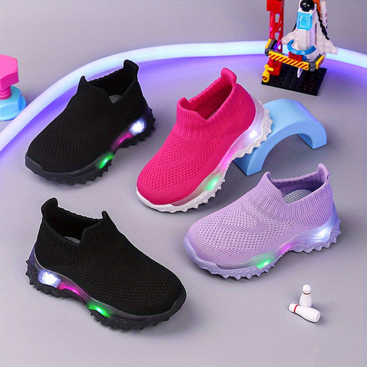 2026 Stylish Youngsters Light Up Sports Shoes Lightweight Non Slip Comfortable Design