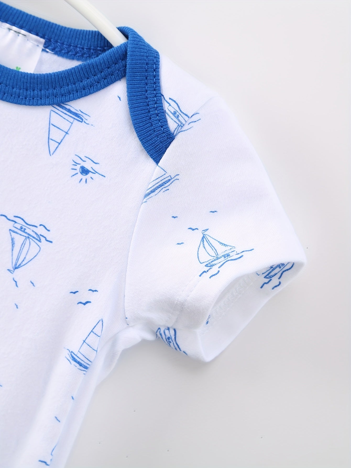 5pcs Short-sleeved Triangular One-piece Suit for Baby Boys, Cotton Baby Coat, Crawling Suit, And Bottom Coat, Elegant Ocean Sailboat Design, Soft Fabric Home Wear, Perfect for Outdoor