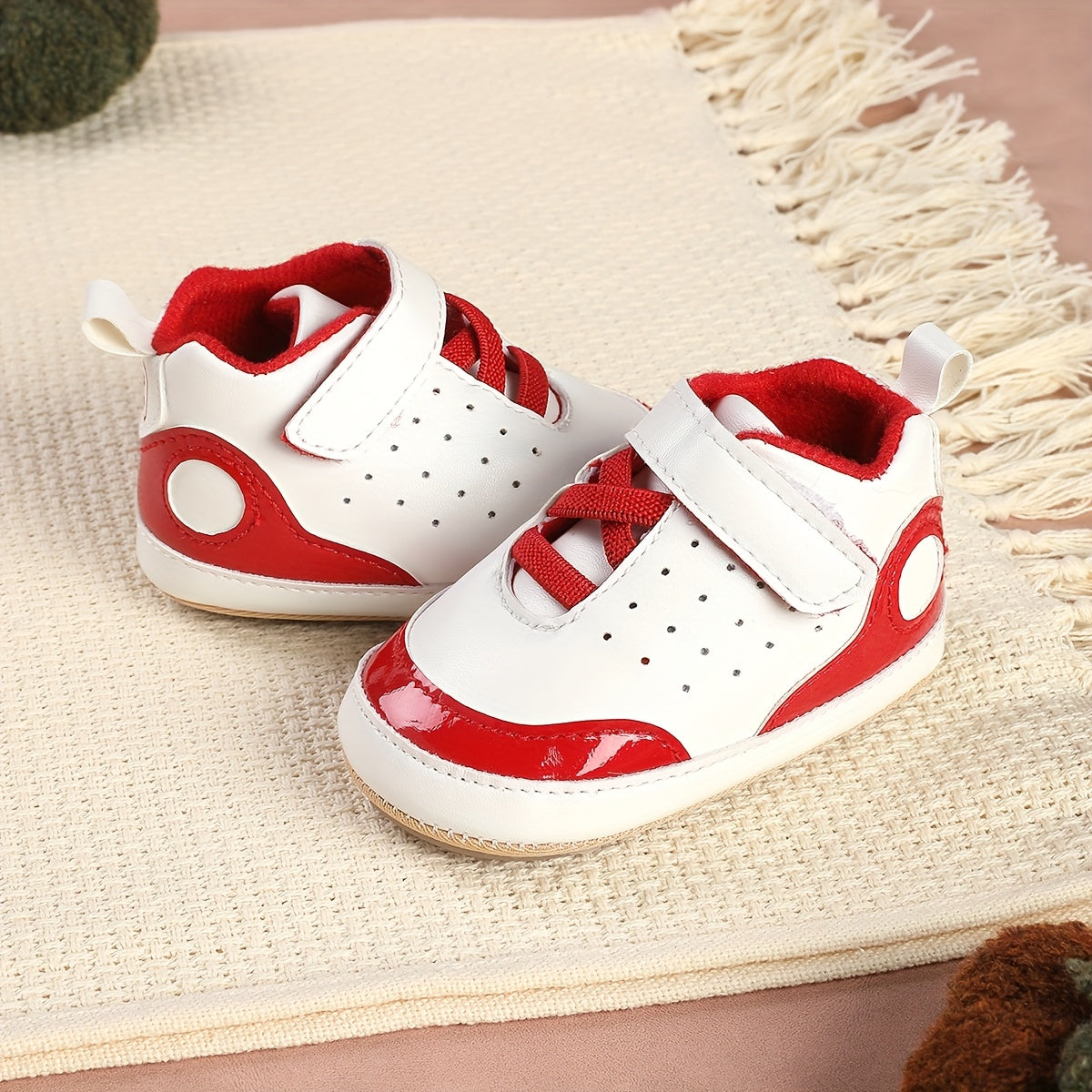 Baby Toddler Shoes 0-12 Months Non Slip Closure Breathable White Color Block Sneakers