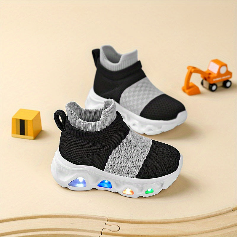 2026 LED Glowing Sole Sneakers for Boys and Girls Breathable Retro Street Style