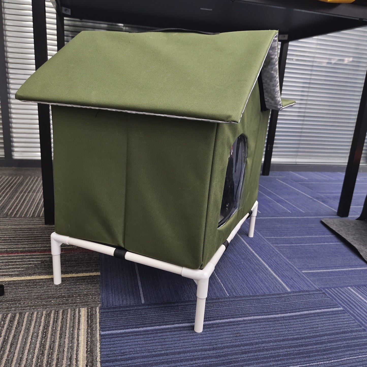 Outdoor Waterproof Cat House with Fixed Nest Warm and Thickened for Winter Comfort