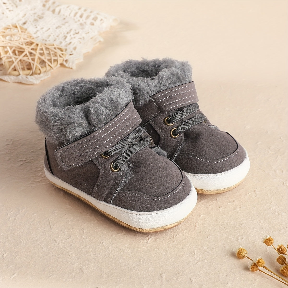 Thickened Baby Fluffy Walking Shoes for Winter, 0-8 Months, with Added Fluff, Thickened Anti-Slip Warm Shoes, Rubber Sole Baby Walking Shoes, Baby Walking Shoes, Baby Soft Rubber Sole Warm Boots, Baby Shoes