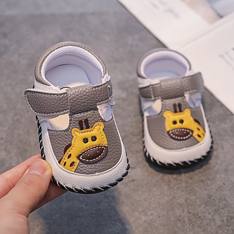 Soft-soled children's sandals 0-1 years old spring, summer and autumn anti-slip breathable head covering toddler shoes 0-6-12 months no falling baby shoes suitable for both men and women