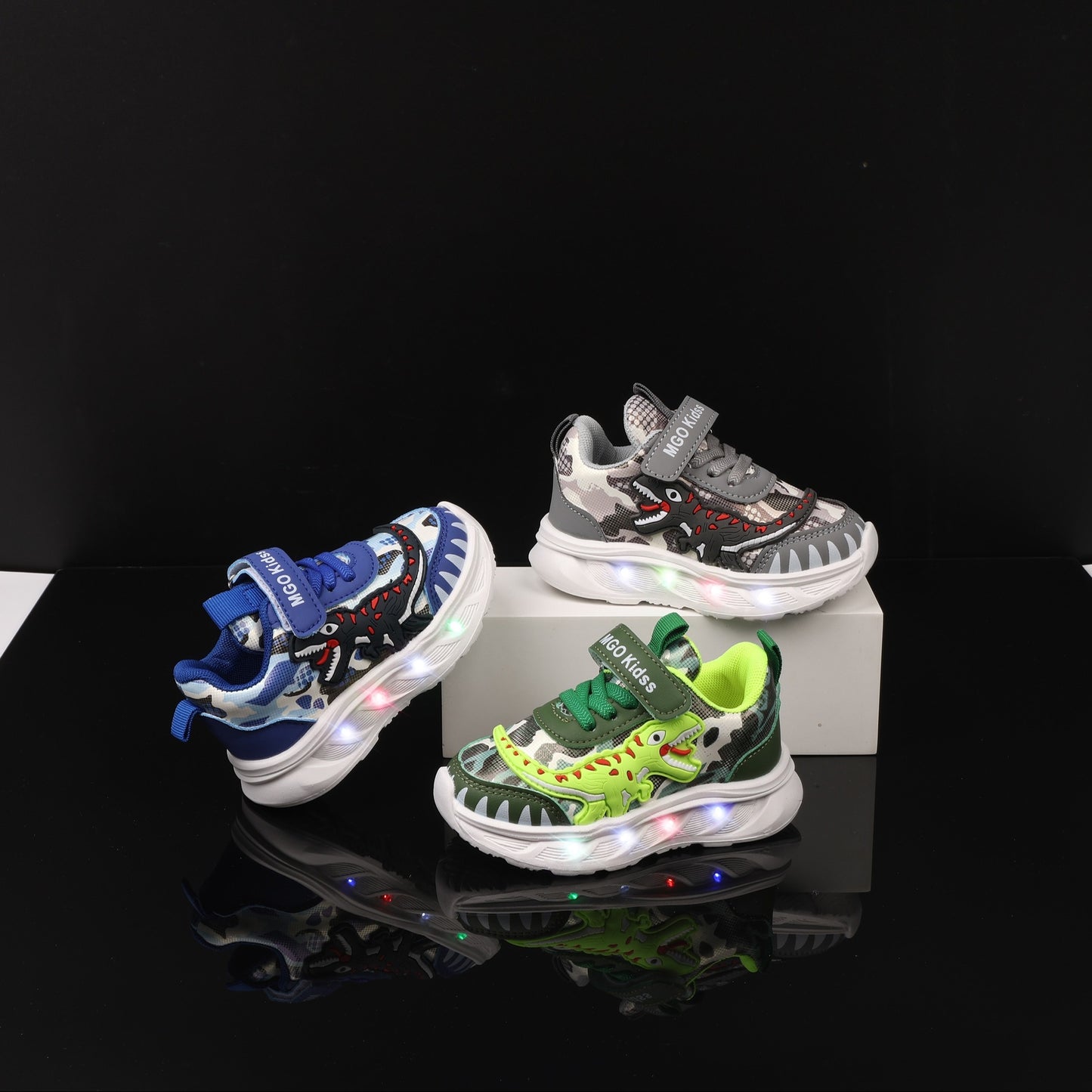 Moolsun 2025 Spring Cartoon Dinosaur Sports Shoes with LED Lights for Boys and Girls
