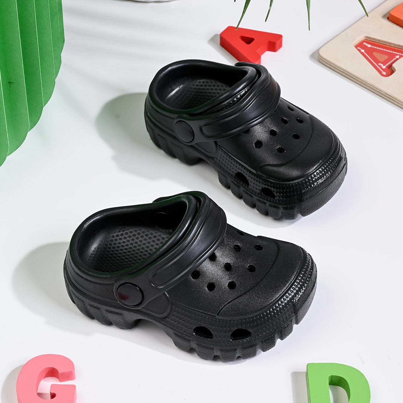 Kids' EVA Clogs - Breathable & Lightweight Thick Sole Shoes for Boys and Girls, Casual Street Style, Solid Color, All-Season Comfort, Easy Slip-On Design, Non-Slip Rubber Sole, Hand Washable, Cute Shoe