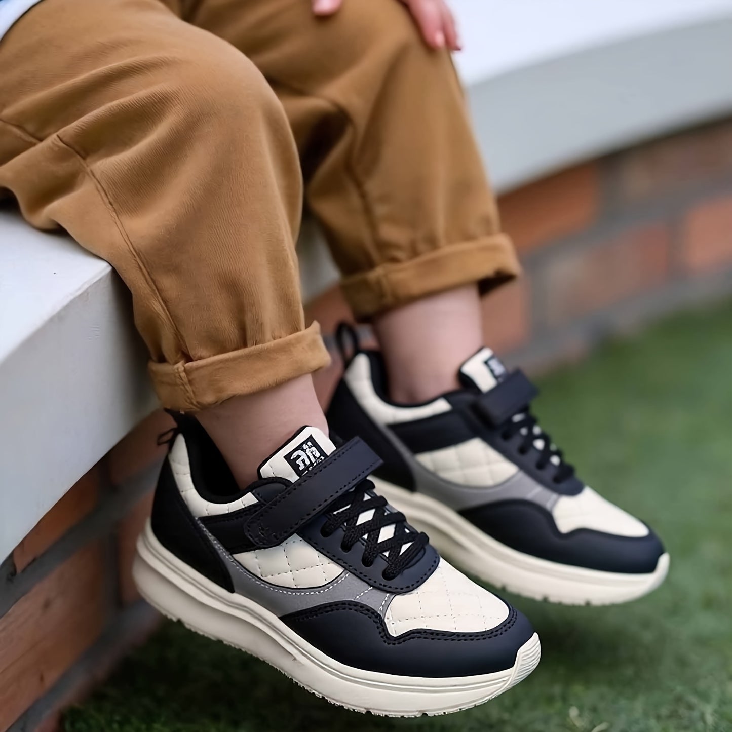 Lightweight Breathable White and Red Striped Soft-Soled Sneakers for Kids