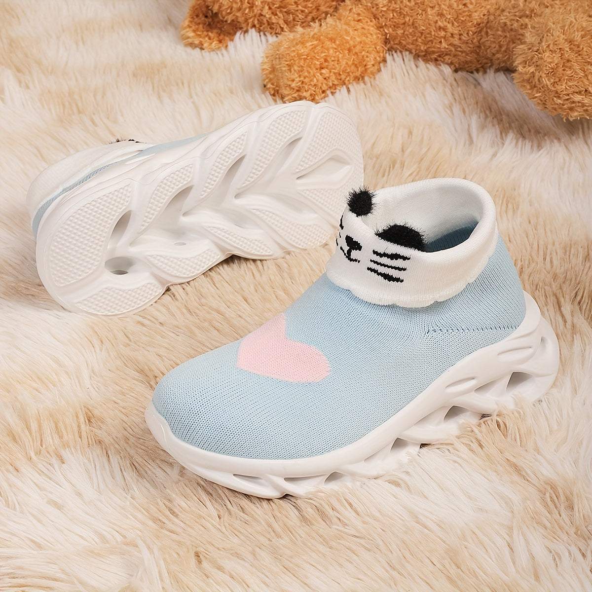 Youngsters Slip-On Sneakers Lightweight Breathable Knit Low-Top Sports Shoes for Kids