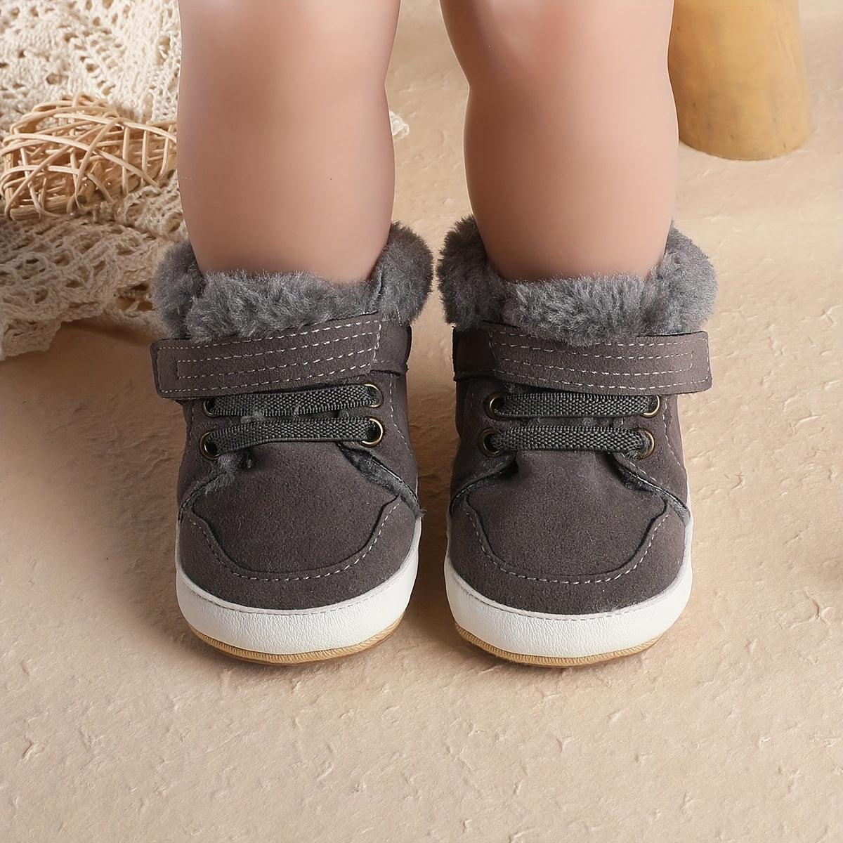 Thickened Baby Fluffy Walking Shoes for Winter, 0-8 Months, with Added Fluff, Thickened Anti-Slip Warm Shoes, Rubber Sole Baby Walking Shoes, Baby Walking Shoes, Baby Soft Rubber Sole Warm Boots, Baby Shoes