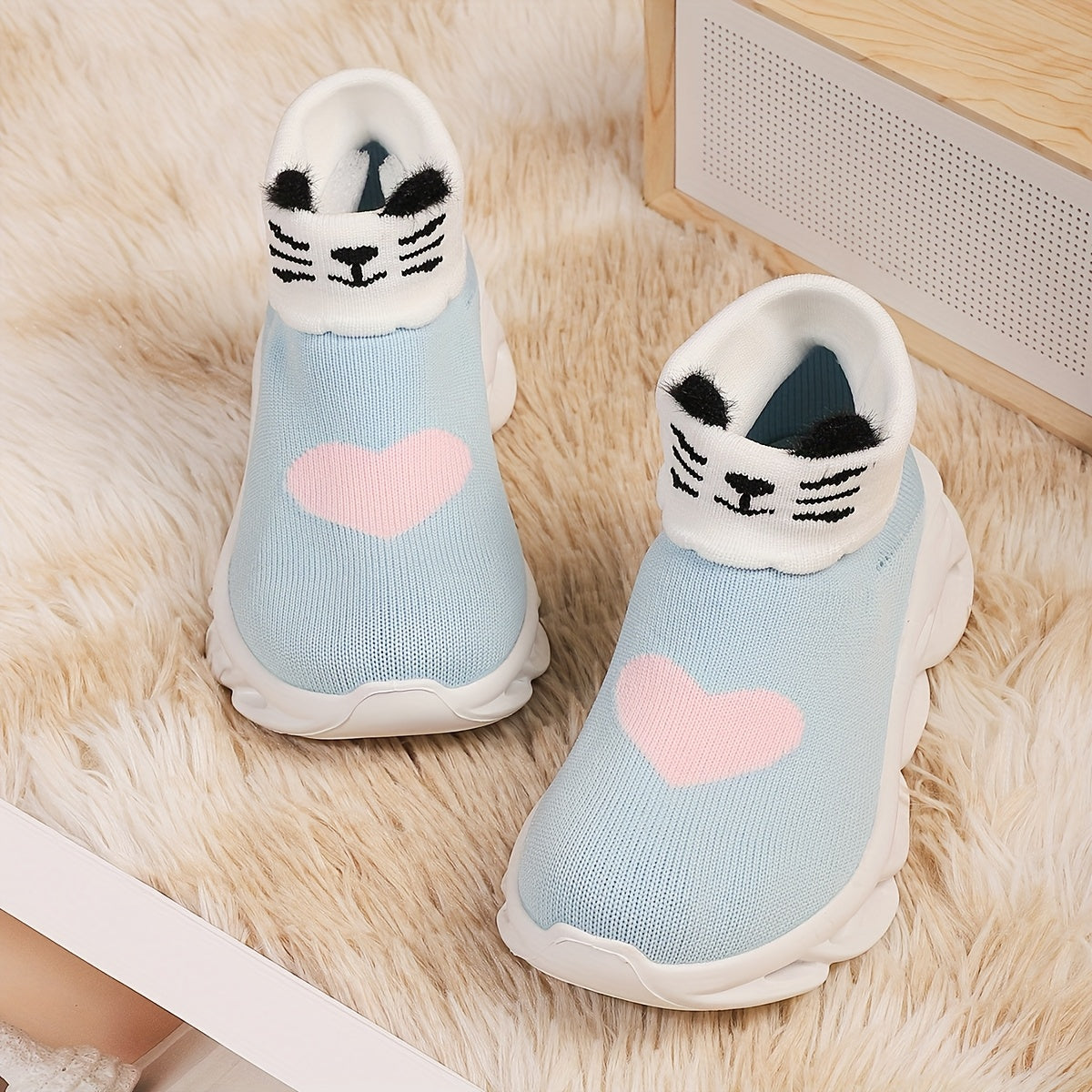 Youngsters Slip-On Sneakers Lightweight Breathable Knit Low-Top Sports Shoes for Kids