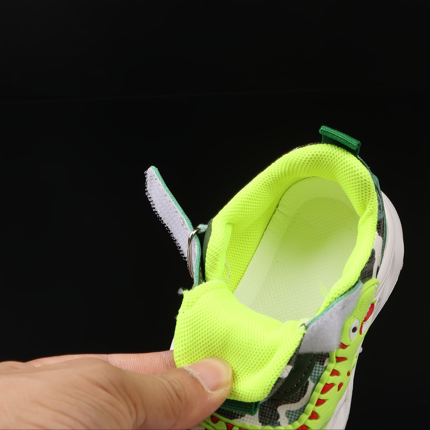 Moolsun 2025 Spring Cartoon Dinosaur Sports Shoes with LED Lights for Boys and Girls