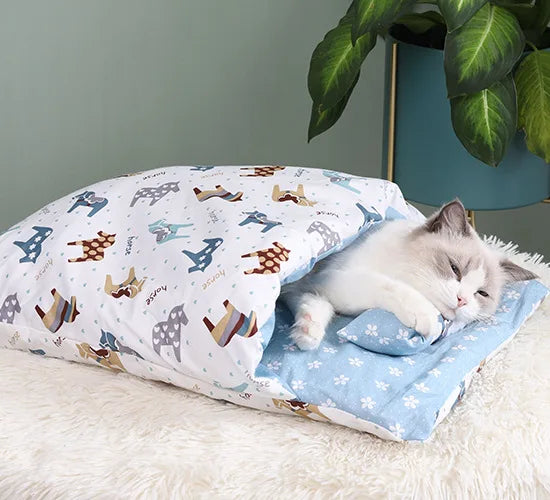 Japanese Cat Bed Warm Cat Sleeping Bag Deep Sleep Cave Winter Removable Pet House Bed for Cats Dogs Nest Cushion with Pillow