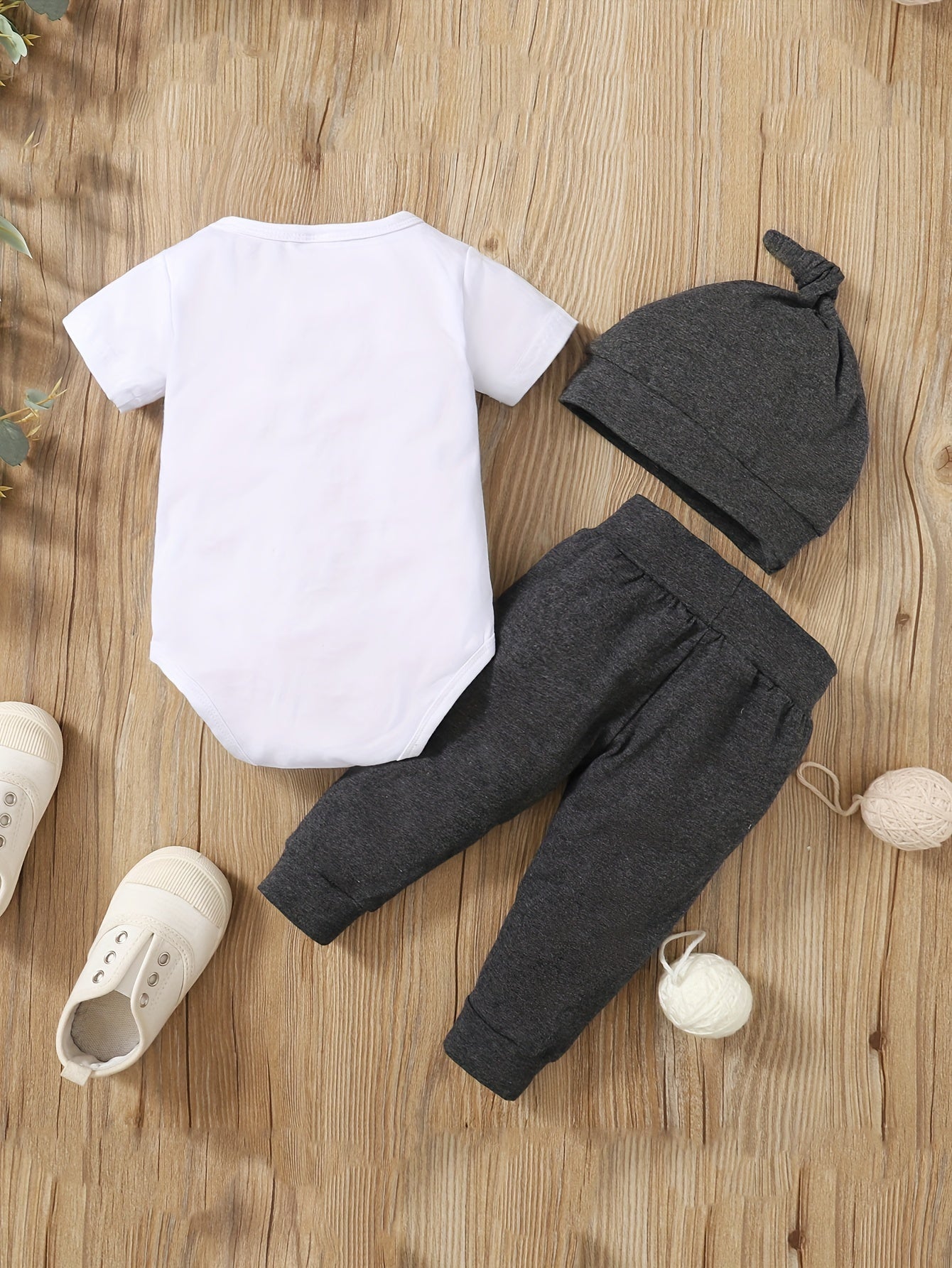 Infant and toddler pure letter printed cotton short sleeved jumpsuit+gray pants+hat three piece set