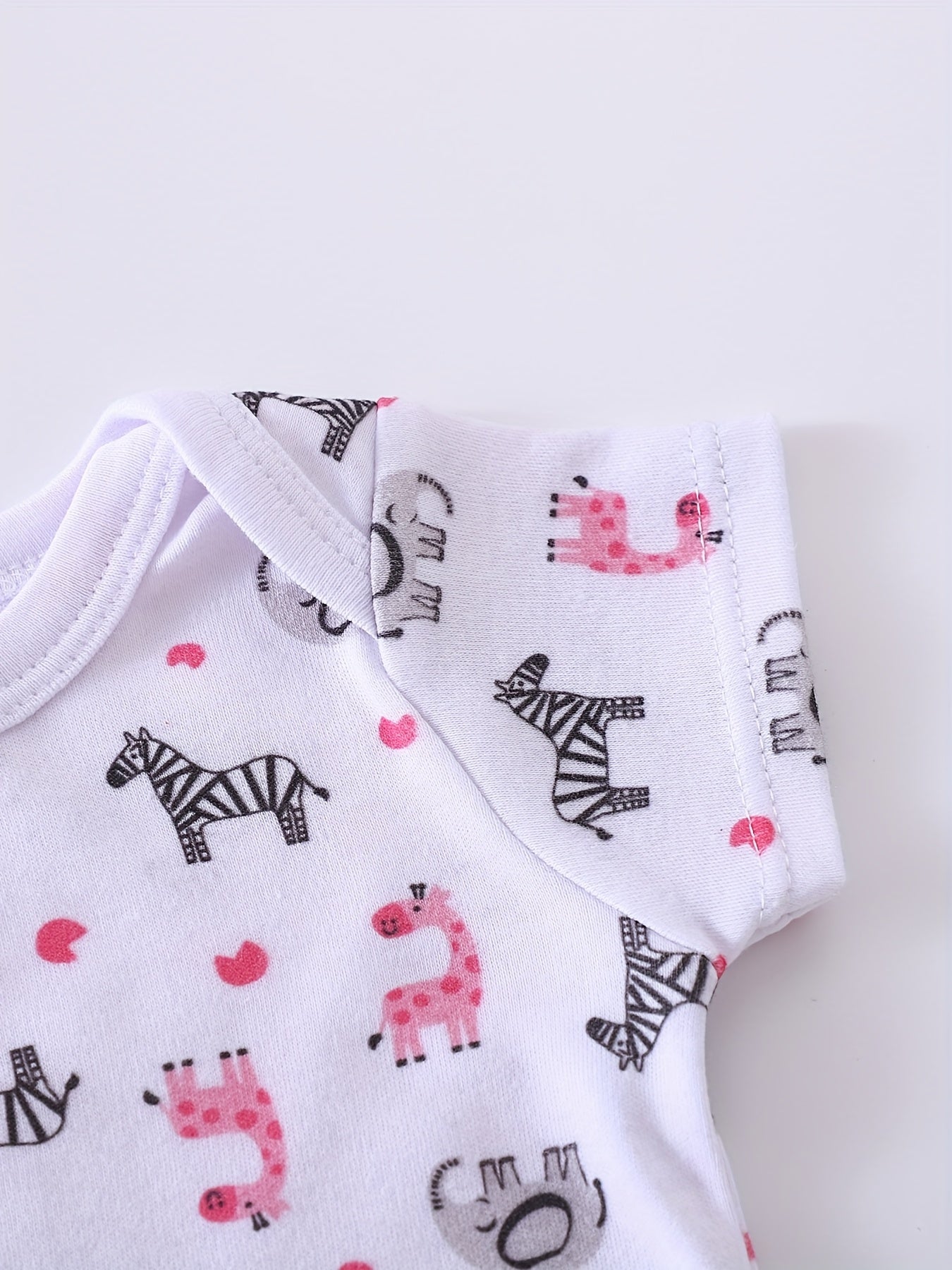 4pcs Set Children's Triangle Romper Baby Summer Fashion Short Sleeve Onesie 0.0-9.84ft Cute Giraffe Zebra Pattern Casual Bodysuit + Hat + Gloves + Socks, Newborn Gift Set, Perfect for Outdoor