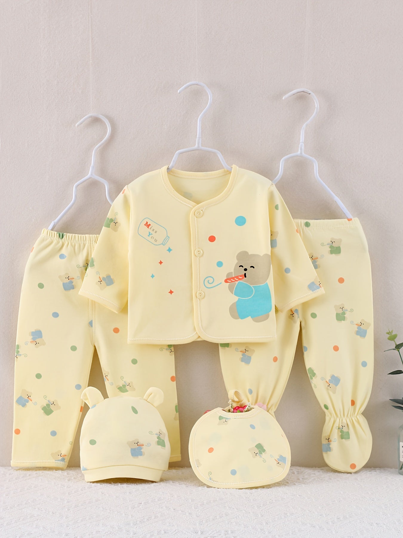 5pcs Newborn Set, Baby Autumn Pure Cotton Clothes, Cute Elephant Print, 0.0-9.84ft, with Clothes, Underwear, Hat, and Bandana Set, for Gift Giving, for Outdoor, Perfect for Outdoor