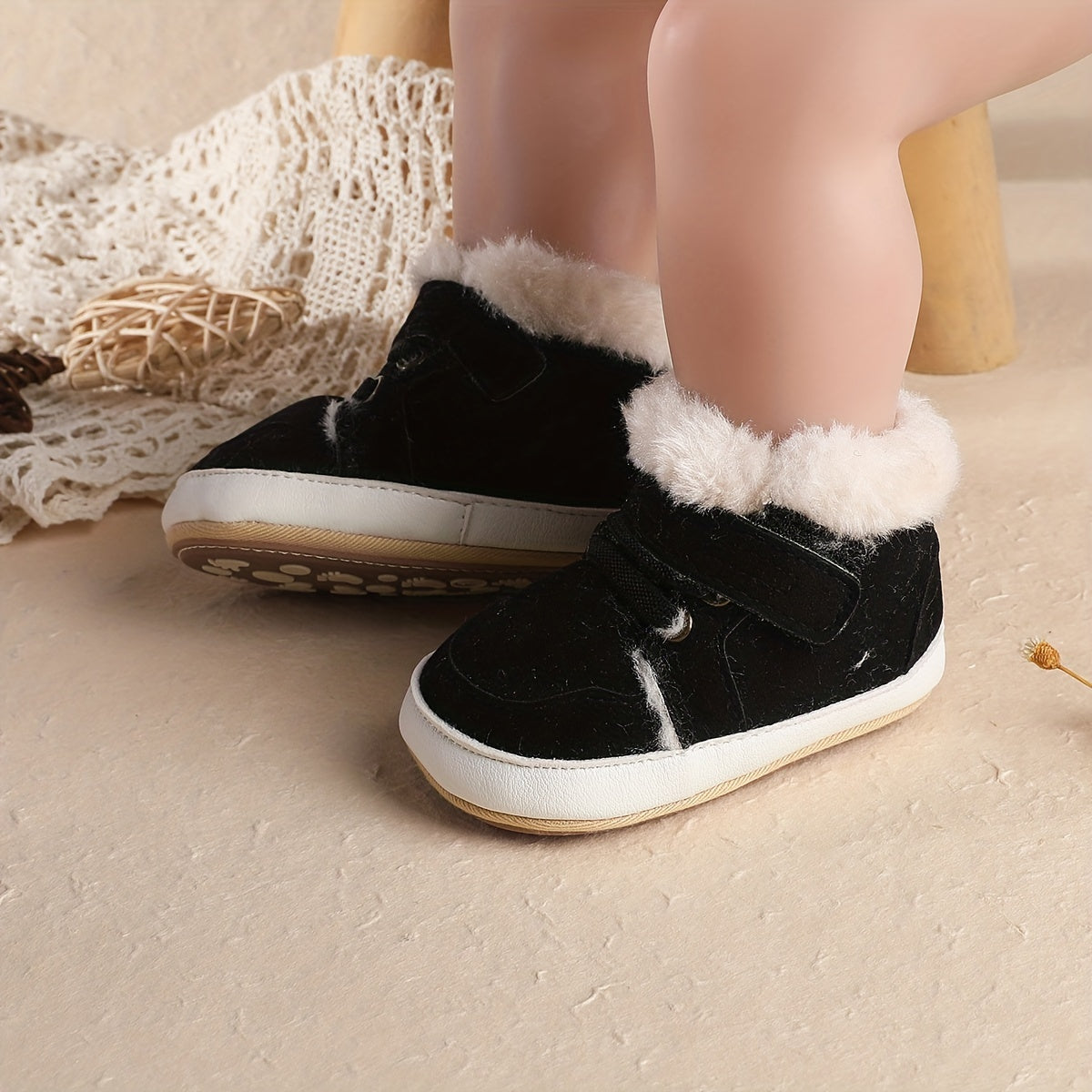 Thickened Baby Fluffy Walking Shoes for Winter, 0-8 Months, with Added Fluff, Thickened Anti-Slip Warm Shoes, Rubber Sole Baby Walking Shoes, Baby Walking Shoes, Baby Soft Rubber Sole Warm Boots, Baby Shoes