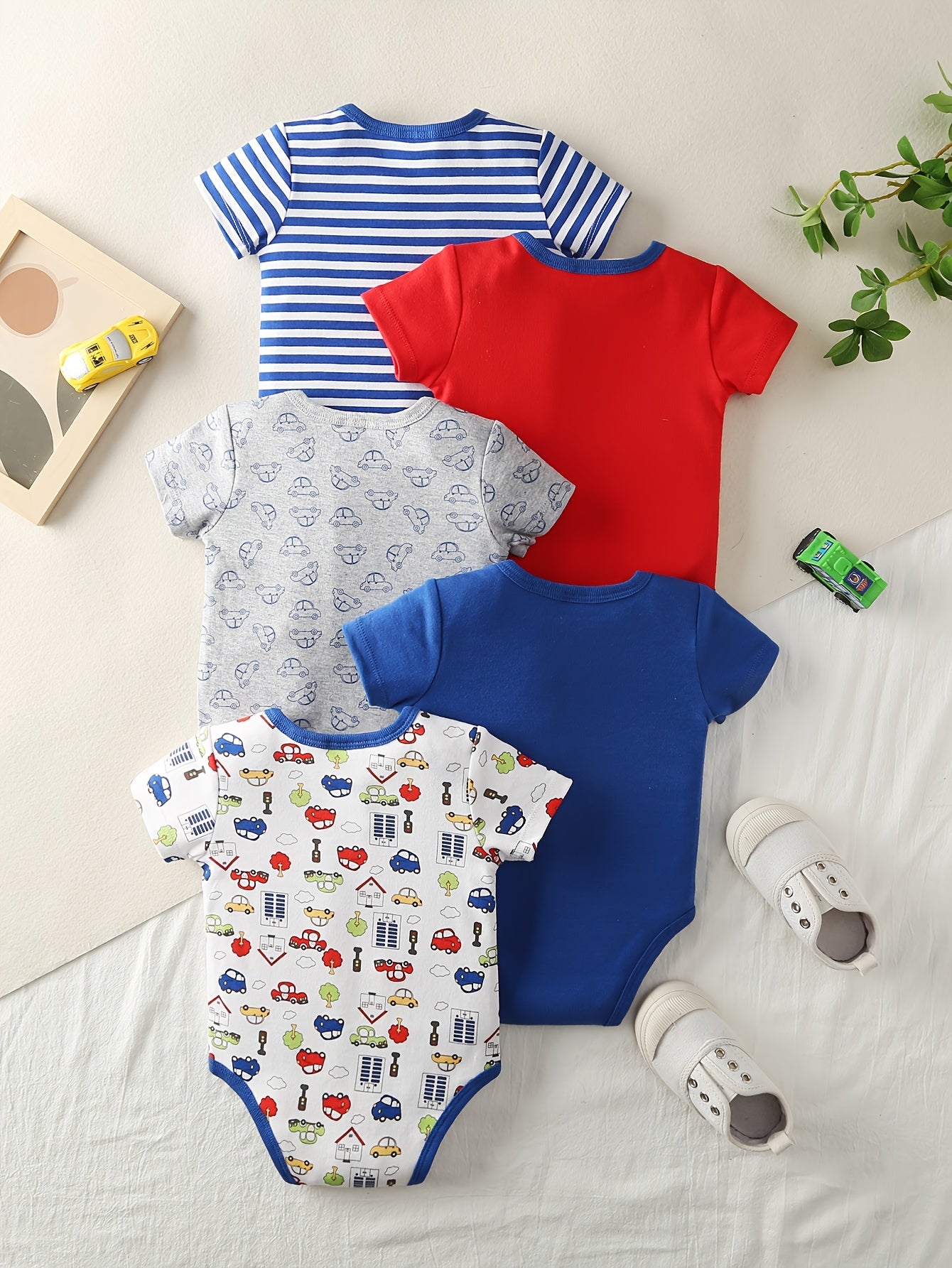 5 Piece Baby Girl Cartoon Triangle Onesies Set Crawling