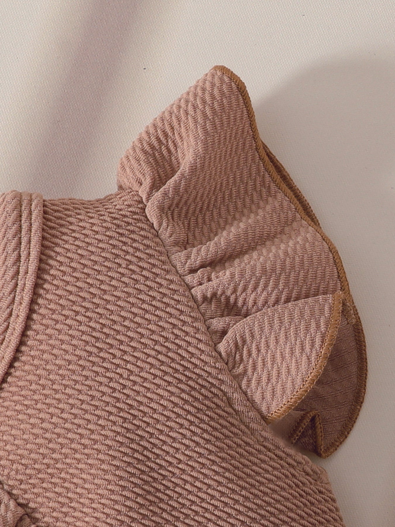 Toddler Girl Plaid Dress Set with Bow Decor and Ruffle Sleeves for Spring Summer Fun