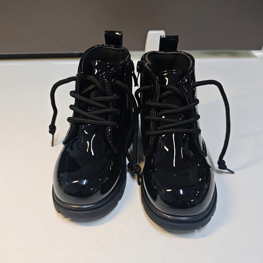 Preppy Style Solid Color Low Top Sneakers for Girls with Zipper Closure and Rubber Sole