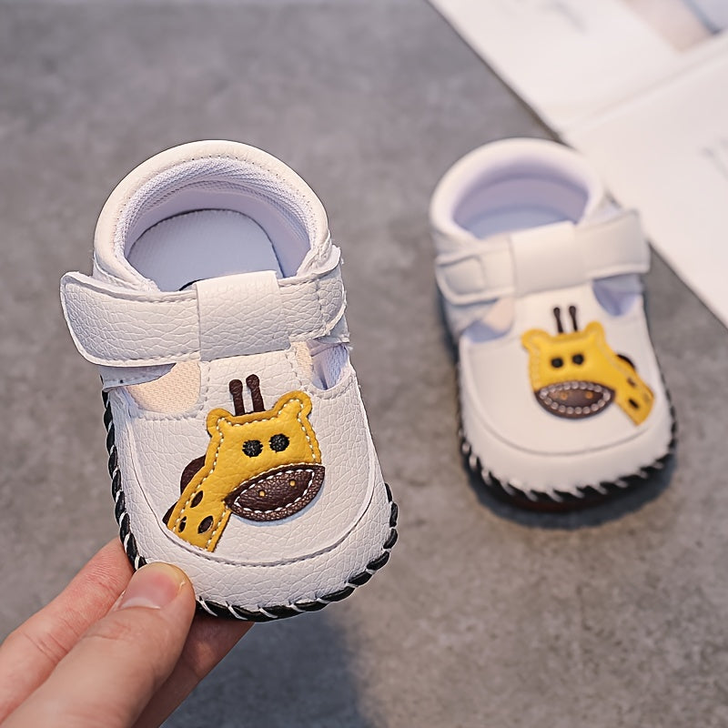 Soft-soled children's sandals 0-1 years old spring, summer and autumn anti-slip breathable head covering toddler shoes 0-6-12 months no falling baby shoes suitable for both men and women