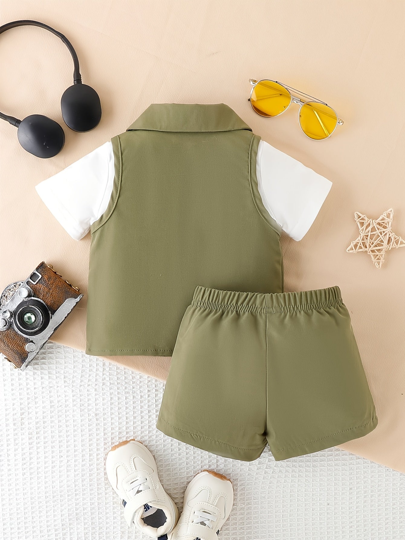 Boys' Summer New Casual Cargo Green Top & White T-Shirt & Versatile Green Shorts Three-Piece Set, for Outdoor, Perfect for Outdoor
