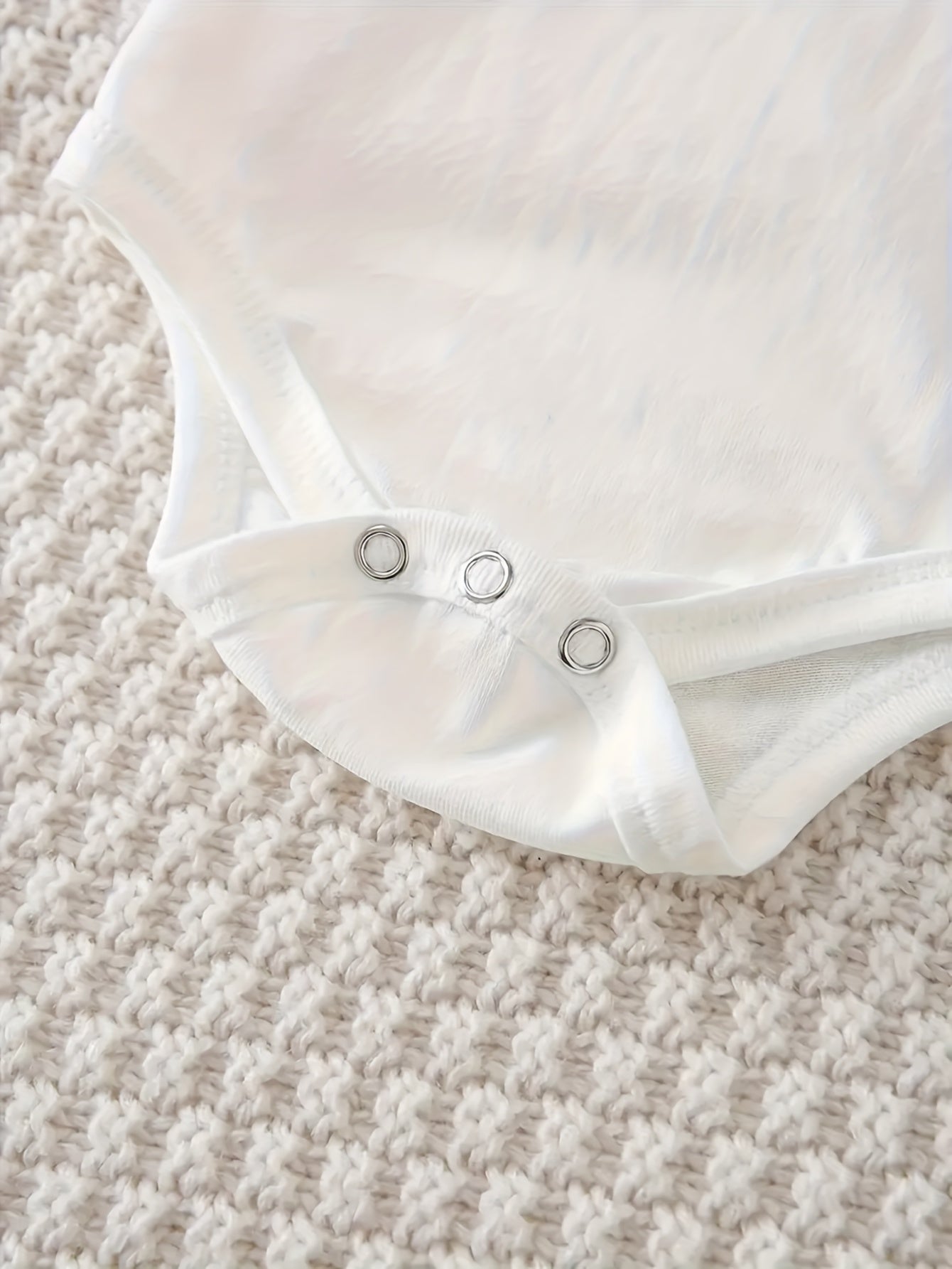 Fun "Don'T Look at Me, The Smell Comes from My Dad" Cotton Baby Romper - White Short-Sleeved Romper, Suitable for Newborn Boys, Casual And Comfortable Summer Wear, Machine Washable, Perfect for The Latest Pop Baby Outdoors Fa