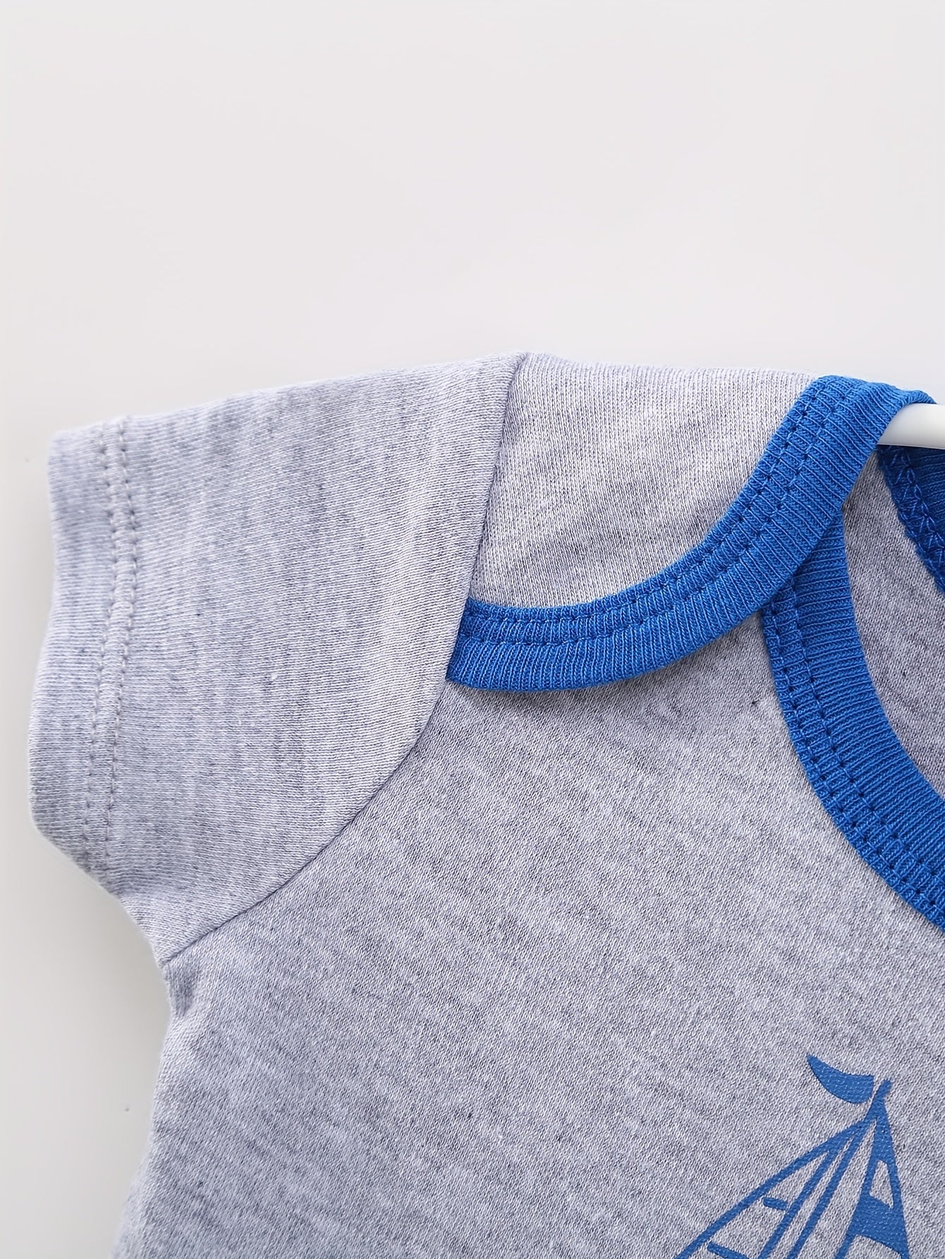 5pcs Short-sleeved Triangular One-piece Suit for Baby Boys, Cotton Baby Coat, Crawling Suit, And Bottom Coat, Elegant Ocean Sailboat Design, Soft Fabric Home Wear, Perfect for Outdoor