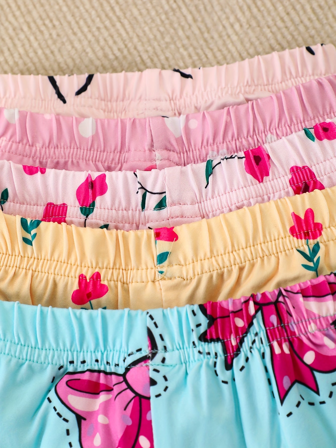 Ten-Piece Set of Girls' Casual Elephant Print Pattern Soft and Comfortable Needle Fabric Short Sleeve Shirt and Shorts Outfit, Perfect for Outdoor