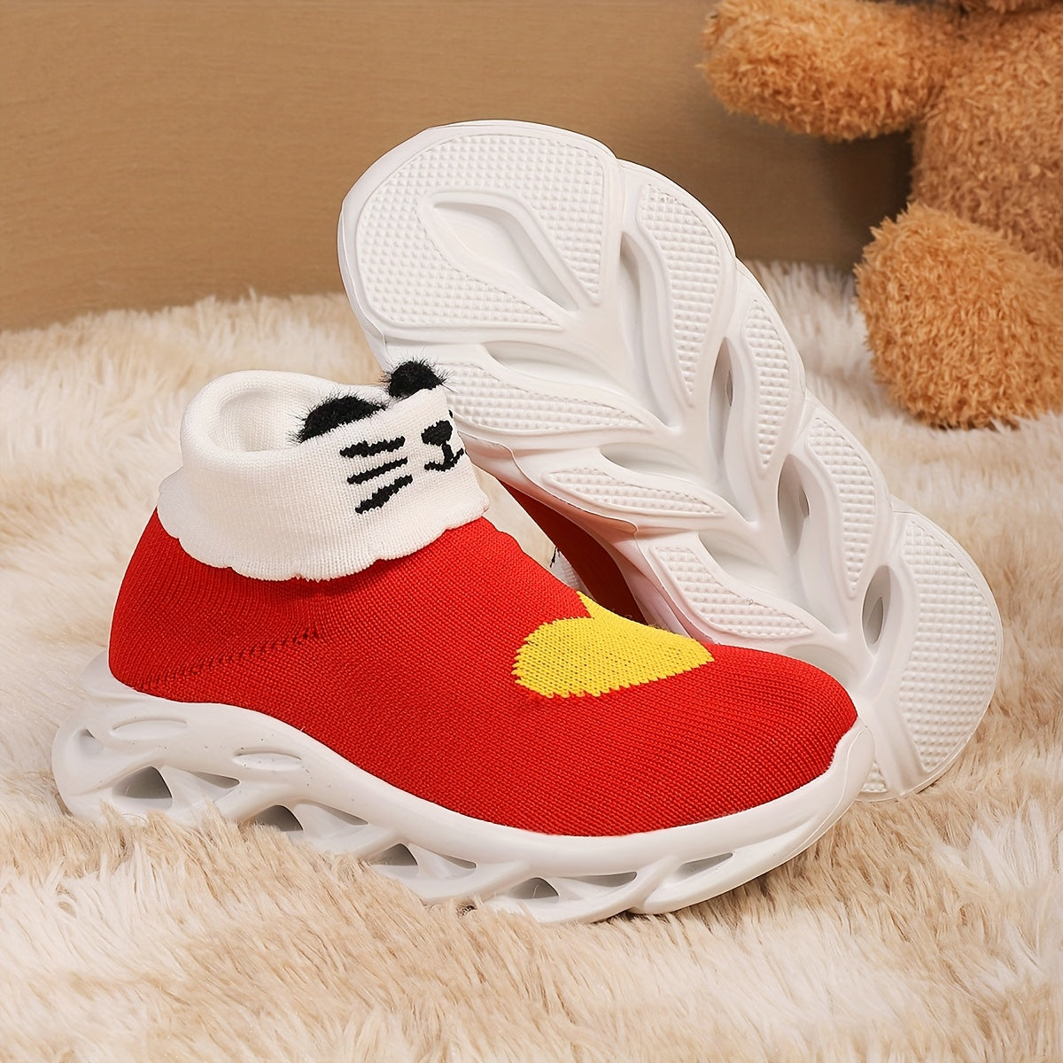 Youngsters Slip-On Sneakers Lightweight Breathable Knit Low-Top Sports Shoes for Kids