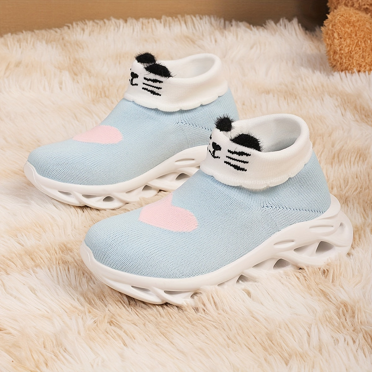 Youngsters Slip-On Sneakers Lightweight Breathable Knit Low-Top Sports Shoes for Kids