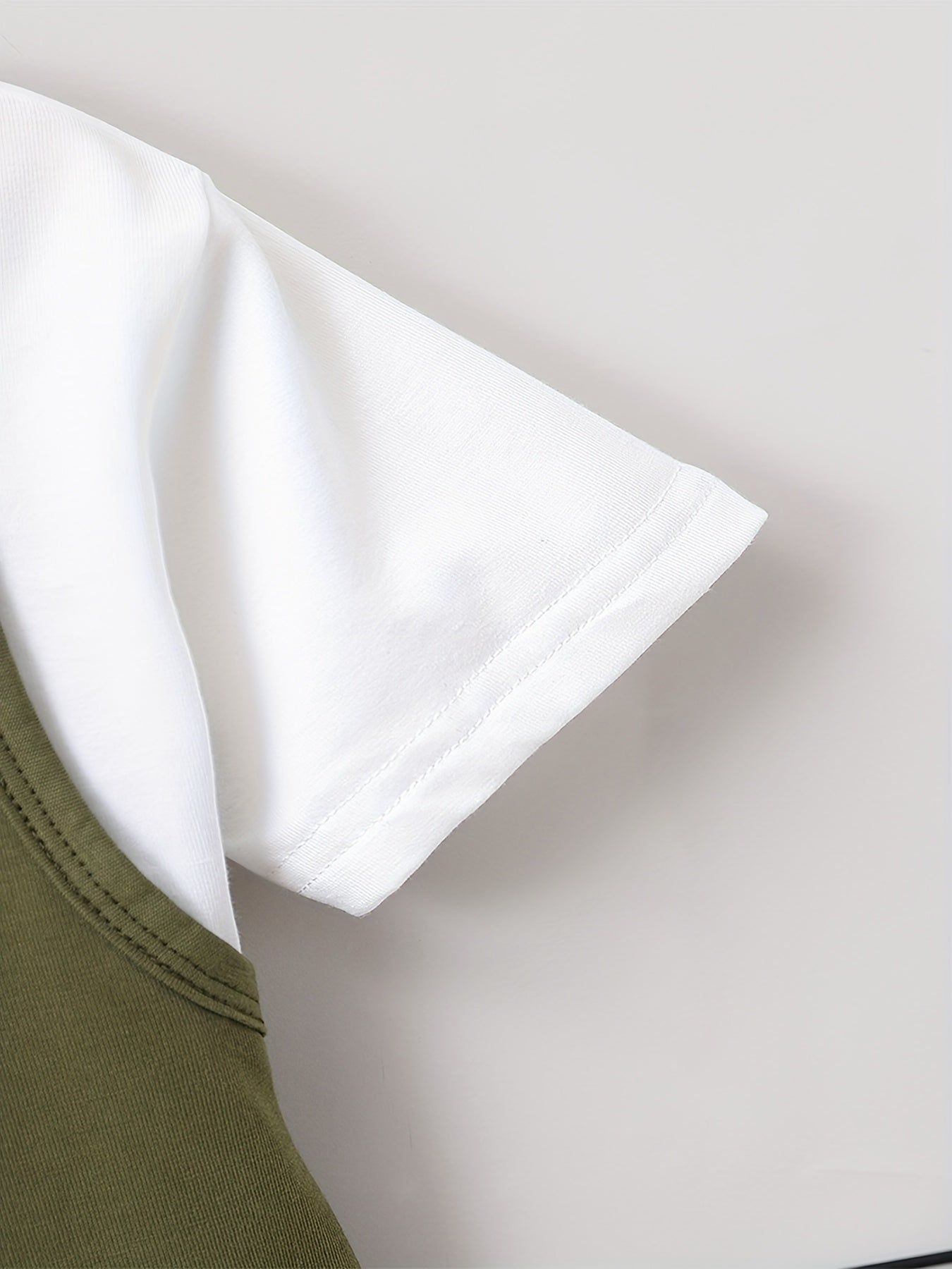 PatPat 2pcs Toddler Boy Trendy Patch Pocket Short-sleeve Cotton Top and Cargo Shorts Set, for Outdoor