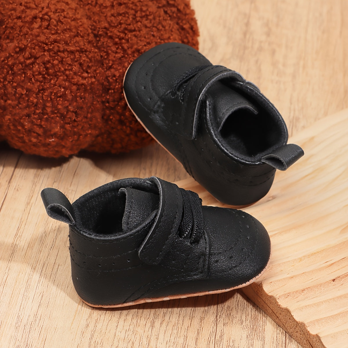 Baby Boy & Girl First Walking Shoes - Lightweight Non-Slip Sneakers with Closure, Soft Fabric Lining & Durable PU Sole - White & Black Minimalist Design for Infants 0-3 Months, Toddler Shoes, Infant Daily Wear, Quality Infant